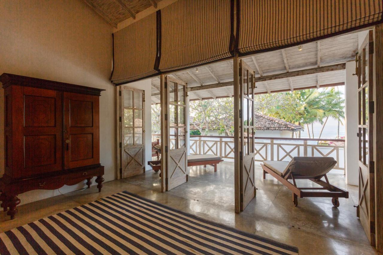 (2500 m²), pokoje: 4, vlastní koupelny: 4, destinace: Thalpe Habaraduwa Central Exteriér fotografie